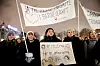 Helene Dunlop (f.v), Siri Glad Hauge og Hanne Jørgensen jobber i barnevernstjenesten i Sarpsborg og demonstrerte i Oslo i går.