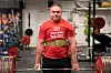 Carl Petter Sommerseth  tilbringer mellom 12 og 20 timer i uka på Oslo styrkeløftklubb.