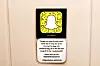 Miljøveilederne har hengt opp Snapchat-brukerens QR-kode på toalettene, i «sittehøyde», slik at elevene kan scanne den mest de er på do.