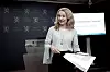Arbeids- og sosialminister Anniken Hauglie (H) mottok Varslingsutvalgets NOU 15. mars 2018.
