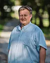 Owren er utdannet barnevernspedagog, har mellomfag i pedagogikk og hovedfag i sosialt arbeid. Han har flere videreutdanninger innen helsefag, sosialfag og pedagogikk, er utdannet sexologisk rådgiver og godkjent spesialist.