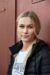 - Det er så godt å vite at jeg har noen i tillegg til fosterforeldrene mine, sier Martine Marienborg (18).