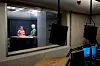 Inger Cecilie Rise (t.v) og Gunn Brigitte Danielsen jobber som profesjonsveiledere gjennom hvert sitt firma, AddRise og Spillopperiet. Her i studio.