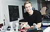 Samtaleverktøy: Fredrik Lien Bjørgmo er student i grafisk design og har utviklet fire skulpturer som kan brukes i samtaler med barn som sliter med traumer.