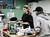 Flere av dem som kommer til Kjeller'n rekrutteres av det utegående rusteamet. Da er de med dem de første gangene slik at de blir trygge. Etter besøk nummer to, er det flere som dukker opp alene.