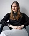 MISJON: Emma Holten vil synliggjøre det usynlige arbeidet som legges ned av både betalte og ubetalte omsorgsarbeidere.