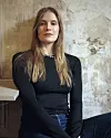 HÅPER PÅ NORSK DEBATT: Holten har ikke bare fått kritikk:  – Sykepleierstudenter forteller at de har endret hvordan de tenker og snakker om utdannelsen sin. En skrev til meg at hun har endret alle sine prioriteringer. Da boka ble nominert til Politikens litteraturpris, skrev en politiker på Instagram at den har endret den politiske debatten i Danmark. Det er stor etterspørsel etter endring, det håper jeg dere også vil merke i Norge.