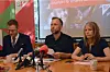 Barnevernspedagog og stortingspolitiker Kirsti Bergstø er skuffet over at Ap og Krf ikke støttet forslaget om å begrense profittmulighetene i barnevernet. Her på partiets sommerpressekonferanse sammen med Snorre Valen og Audun Lysbakken.