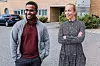 Pirashna Mariyathas og Eva Edland har startet sammen på en mastergrad i sosialt arbeid i høst. De får elleve dager fri fra jobb hvert semester til skole og eksamen.