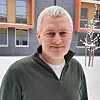 Da Per Morten Nyeng sluttet i Forsvaret i 1994 var han kaptein. Han har vært Nav-leder siden 2007. Før det var han personalsjef i Ringebu i 13 år.