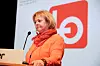 Forbundsleder i Fellesorganisasjonen, Mimmi Kvisvik, er kritisk til LOs innsats for likelønn. Nå har organisasjonen hun leder engasjert forskere for å finne viktige svar på hvorfor menn tjener mer enn kvinner.