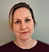 Straff og moralisering bekrefter bare ungdommens inntrykk av at voksne ikke er på deres side, mener Stine Marit Sundsbø Hollerud.