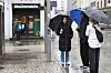 Feltarbeiderne Siri Skarseth, Roble Hussein og Marte Dahl Toft er ofte utenfor McDonalds på torget i Bergen.