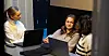 Vårin Frøvoll (t.v.), Tordis Stokka og Cecilia Pomah Frimpong er nervøse før eksamen, siden så mange strøk i fjor.