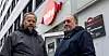 Hovedverneombud Odd Dagfinn Øien i Oslo kommune (t.v.) og hovedverneombud Jens Eskedal i Nav Oslo utenfor Nav-kontoret på St.Hanshaugen, der en person avfyrte to skudd i august 2025.