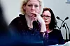 UTVIDER REKKEVIDDEN: Solveig Horne (bak) er på glid til å utvide barns rett til hjelp fra barnevernet, tror Ellen Galaasen i Fellesorganisasjonen (foran). Men da trengs det penger. (Her fra FOs landsstyre i desember 2013)