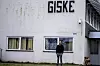Rektor Eirik Hansen tror ikke korona har skylda for at de har flere skolefraværssaker. Han skylder heller på sosiale medier.