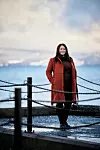 SAMMEN: Runa Hjertø kan godt være alene, men sier hun tenker aller best sammen med andre. Her står hun på Ladekaia.