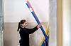 Kravet for å jobbe i Stallen er at du har utdanning innenfor sykepleie, sosialt arbeid eller psykologi og at du har bakgrunn med hest.