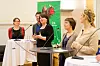 FLERE MÅ MED: FOs Kathrine Haugland Martinsen (i midten) krever at Housing First blir standard i hele Norge. Her i paneldebatt med Fafo-forsker Inger Lise Skog Hansen (t.v.) Bjørn Pedersen, strategidirektør i Husbanken,  Ann Nordal fra Helsedirektoratet og Line Eikenes Langsholt fra Rusmisbrukernes Interesseorganisasjon (RIO).