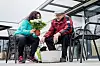 UTPLANTING: Anna Ekroll og Gunleif Lerbrekk planter ut hortensia til hagen.