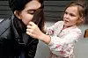 Tara (8) er spesielt opptatt av Stephanie (19), som bor på hybel hos dem.