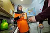 AKTIV: Å hjelpe pasienter ved Helsesenter for papirløse er en hjelp for Sara Abdo som har bodd åtte år i Norge uten papirer. Frivilllig arbeid er tross alt bedre enn passivitet, har hun funnet ut.