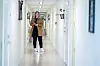 Cecilie Starheim synes det har vært gøy med forandring i arbeidshverdagen og nye oppgaver. Det gir vernepleieren ny motivasjon.