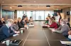 Fra oppstarten i Spekteroppgjøret onsdag formiddag. Spekters delegasjon til venstre, LO Stat til høyre