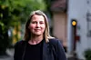 Leder av yrkesetisk råd, Kathrine Haugland Martinsen tok på seg Palestina-skjerf da hun skulle tale til landsmøtet.