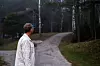 Stedet i skogen som Porsanger kom tilbake til etter å ha vært borte i fem måneder, ser nesten helt likt ut som den gangen. Med unntak av noen ansiktløft innendørs her og der.