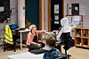 Vernepleier Mona Larssen Kjærvoll har fått mulighet til å drive forebyggende arbeid på skolen, og underviser blant annet i sosial persepsjonstrening (SPT).
