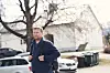 Tillitsvalgt Trond Rekdal Henriksen sier de ansatte er imot omleggingen. Institusjonen Geihus er i bakgrunnen hvor han jobber.