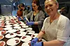 DUGNAD: Trude Devik, Silje Maurstad, Magnus Nymoen og renathe Remes Øen gjør klart til FO-fest på 1. mai i Bergen.
