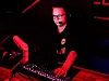 – Det er fint å kunne sitte ved siden av hverandre og prate sammen, sier Noah. Denne onsdagen er han og fire kompiser med i en e-sport turnering.