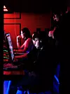 Da Flame Fritidssenter ble digitalt under pandemien, ble det redningen for flere barn og unge. Mange er likevel glade for at de nå kan sitte sammen fysisk igjen.
