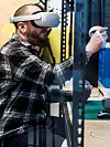 Ungdommene driver også med blant annet cosplay, produksjon av innhold til streaming og makers space - en form for digital sløyd som innebærer blant annet 3D-printere. VR-briller brukes for å få bedre dybdesyn.