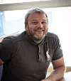 Med nye læreplaner blir vernepleierne bare viktigere og viktigere i skolen, mener rektor Nils Johansen.