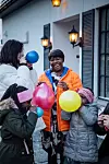 «Mamma Sarah» var med å feire bursdagen til jentene sine som bor i fosterhjem.