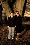 Arwen Viktoria Haga (t.v.) kaller ikke Maritha Nelvik mamma, men hun gjør det når hun møter folk som ikke kjenner dem. Da slipper hun så mange spørsmål.