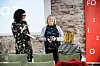 Marianne Solberg (t.v.) og Mimmi Kvisvik, begge FOs ledelse, er lei av at det går så ekstremt sakte framover med likelønn.