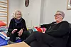 Helle Kleive (tv), leder av V27, og Lise Holm, kontorleder på BUP Betanien, diskuterer hvordan de skal kunne nå ut til flere unge overgripere.
