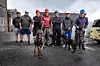 Fontene møtte hundegruppa fra Romerike fengsel på trening i Fredrikstad. F.v: Stabssersjant Trond Marthinsen, fengselsbetjent Thomas Kahn, Stian, Aleksander, Robert, Carlos og Knut.