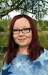 Ellen Utsi er sosionom og jobber som sosialkonsulent i Romerike fengsel, avdeling Kroksrud. Hun ser høy arbeidsmoral hos gutta i hundegruppa.