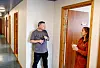 Mikalsen var veilederen til Sandra Bartz. I dag jobber de vegg i vegg. – Ole er faglig dyktig og nøye. Samtidig er han en veldig hyggelig mann som tok meg imot med åpne armer, sier Bartz.