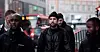 En faglig standard er viktig for å lykkes med forebyggende arbeid, mener Jonas Chabchoub (i midten), her på patrulje sammen med erfaringskonsulentene Abdi Ali Mohamed (t.v.) og Jacob Mohad.