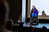 Ingrid Thunem er selv funksjonshemmet og tar egne erfaringer med inn i emnet hun har utviklet.