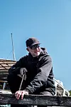 - Den voksne må være trygg i aktiviteten, beherske båten eller fjellveggen. Da stoler ungdom på oss, sier miljøterapeut Øystein Barane. Han har vært profesjonell guide på Svalbard før han begynte å jobbe i barnevernsinstitusjon.
