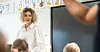 Det hender at de to miljøveilederne også er til stede i klasserommet. Da holde de gjerne et ekstra øye med de elevene de vet er sårbare, men de skal også følge med på alle de andre for å forebygge at noen faller utenfor.