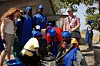 EMPOWERMENT: Det er tøft å være kvinne i Sør-Sudan. De FO-støttede prosjektene har som mål å bidra til at kvinner kan sikre seg økonomisk samtidig som de inngår i et kvinnefellesskap der de kan snakke om sine problemer. Absolutt i FOs ånd, mener ambassadørene, her representert ved Synne Barding og Halvor Ravn Holøyen, som får en innføring i såpeproduksjonen i Magwi, en liten landsby helt sør i landet.